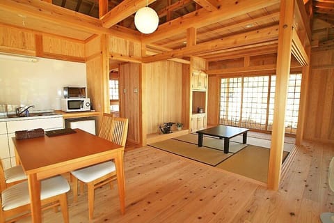 Private Vacation Home, KATAAKIYA | Free WiFi, bed sheets