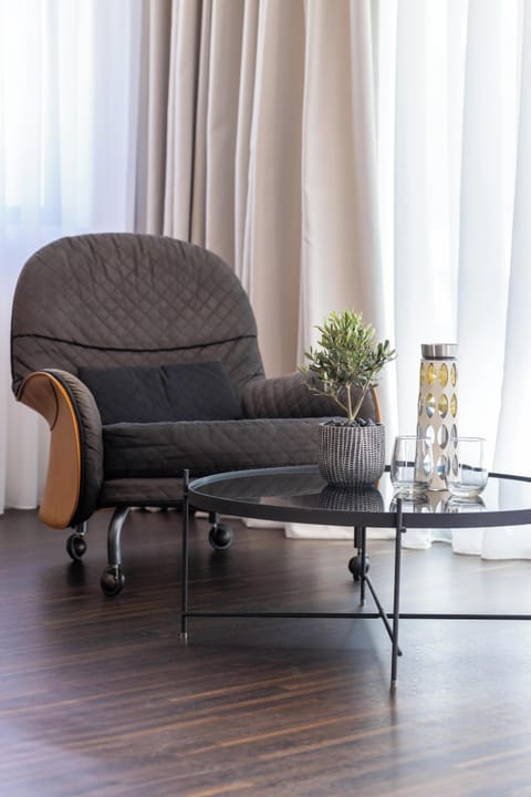 Signature Suite, Private Pool | Living area | Flat-screen TV