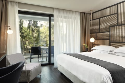 Executive Double or Twin Room | Premium bedding, minibar, in-room safe, individually decorated