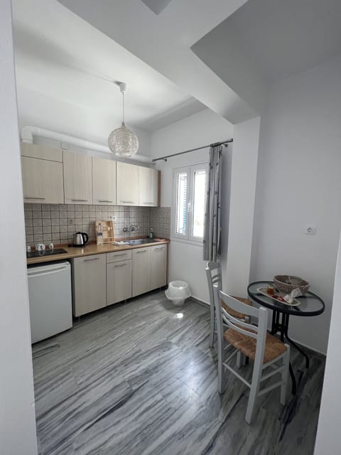 Apartment, 1 Bedroom, Balcony | Private kitchen | Fridge, stovetop, coffee/tea maker, electric kettle