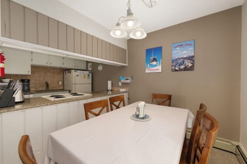 SWP Meadow Ridge 9-4 dining and kitchen
