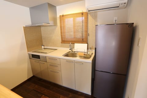 Private Vacation Home | Private kitchen | Fridge, microwave, stovetop, electric kettle