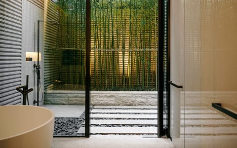 Grand Suite | Bathroom | Separate tub and shower, deep soaking tub, designer toiletries