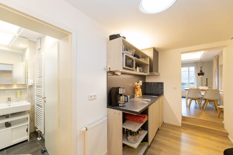 Standard Apartment, 1 Bedroom | In-room dining