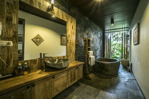 Luxury Villa, Private Pool | Bathroom | Separate tub and shower, free toiletries, towels