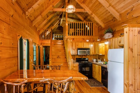 Three Bedroom Cabin The Cherokee or The Stuart | In-room dining