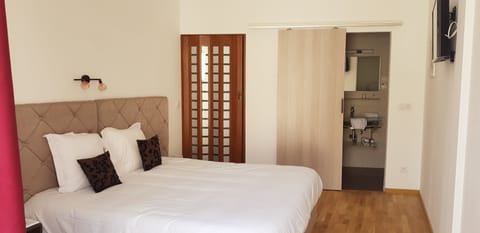 Standard Double Room, 1 Queen Bed | Individually decorated, blackout drapes, soundproofing, free WiFi