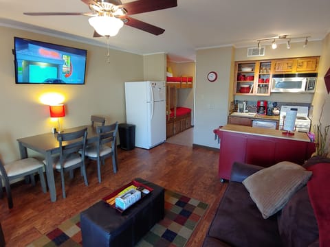 Smart TV, DVD player