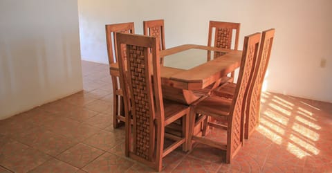 Cabin, 3 Bedrooms, Garden Area | In-room dining