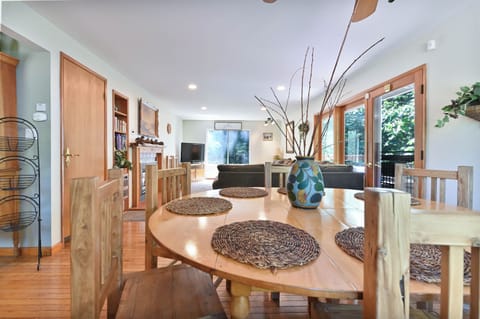 Dining table seats 8-10