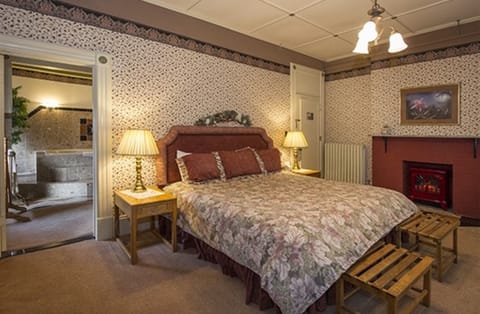 Suite, Private Bathroom | Individually decorated, individually furnished, iron/ironing board