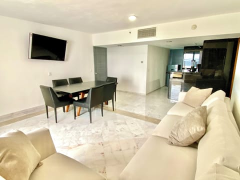 Deluxe Apartment, 2 Bedrooms, Kitchenette, Ocean View | Living area