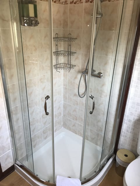 Double Room, Ensuite (Bedroom 2) | Bathroom shower