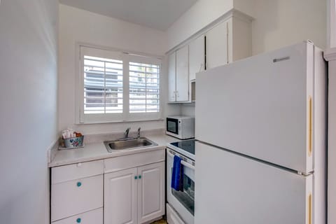 Efficiency (2 Full Beds) | Private kitchen | Fridge, microwave