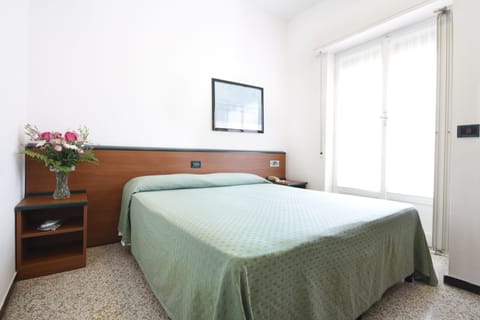 Double Room | In-room safe, desk, laptop workspace, iron/ironing board