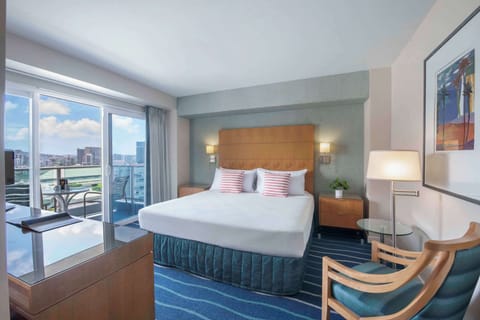 Waikiki Tower 1 Bedroom Mountain View Suite  - Resort Fee Included | Premium bedding, in-room safe, desk, blackout drapes