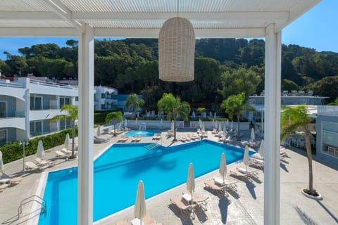 2 outdoor pools, pool umbrellas, sun loungers