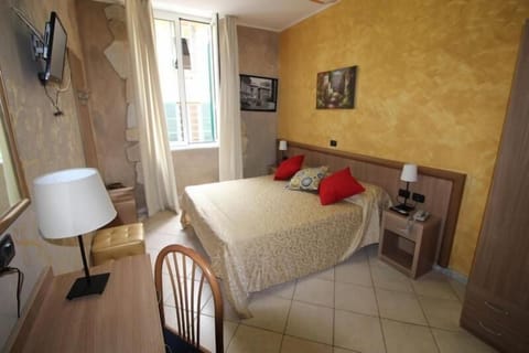 In-room safe, desk, free WiFi, bed sheets