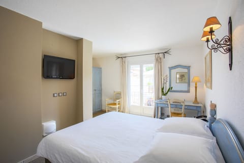 Standard Double or Twin Room | In-room safe, individually decorated, individually furnished, desk
