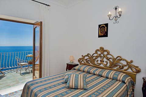 Superior Double Room, Balcony, Sea View | Premium bedding, in-room safe, desk, free WiFi