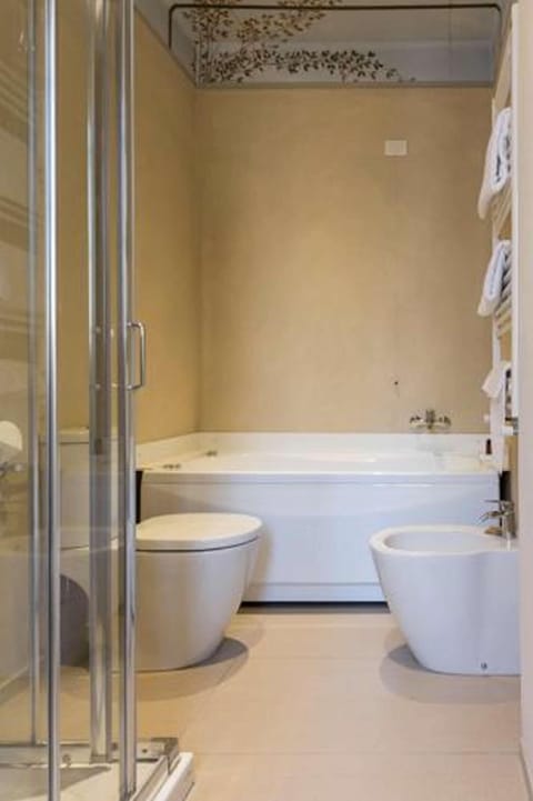 Standard Double Room | Bathroom | Free toiletries, hair dryer, bathrobes, slippers