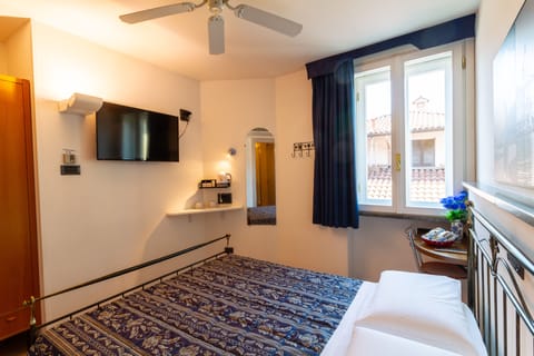 Double Room, Ensuite | 1 bedroom, desk, soundproofing, free WiFi