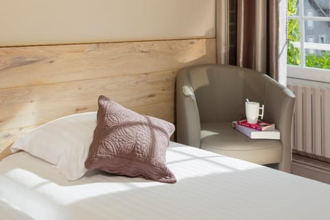 Free WiFi, wheelchair access