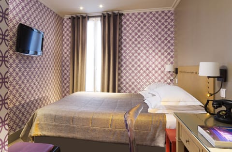 Standard Double Room | Premium bedding, minibar, in-room safe, desk