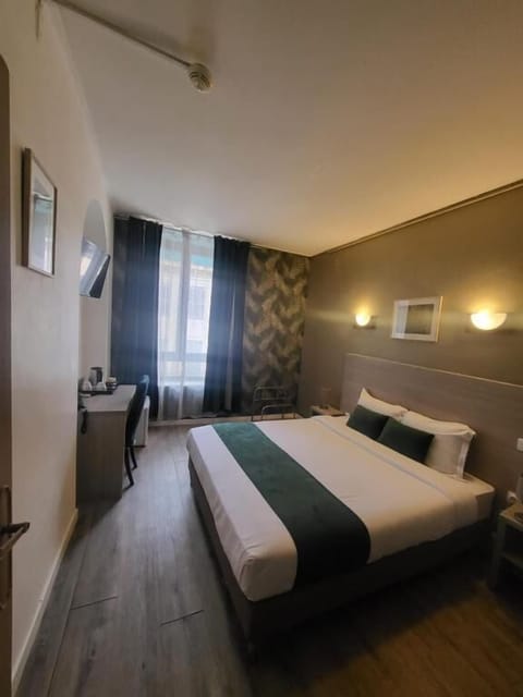 Superior Double Room | Desk, blackout drapes, iron/ironing board, free WiFi