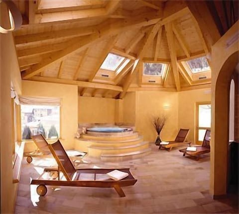 Sauna, hot tub, steam room, body treatments, body wraps, body scrubs