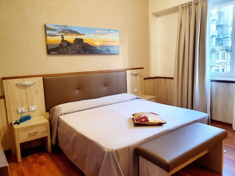 Comfort Double Room | Down comforters, minibar, in-room safe, desk