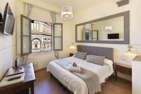 Double Room (Duomo View) | Premium bedding, down comforters, in-room safe, individually furnished