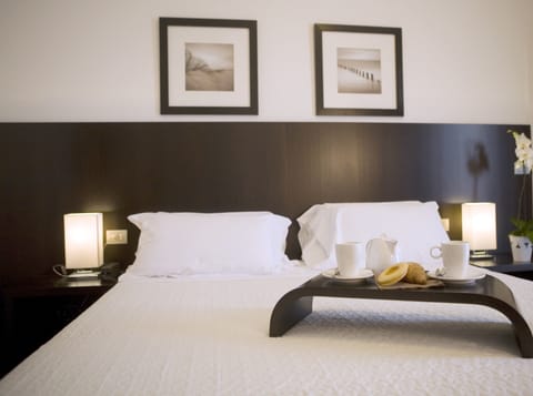 Executive Double Room | In-room safe, desk, bed sheets