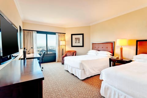 Club Twin Room, 2 Twin Beds | Premium bedding, pillowtop beds, in-room safe, desk