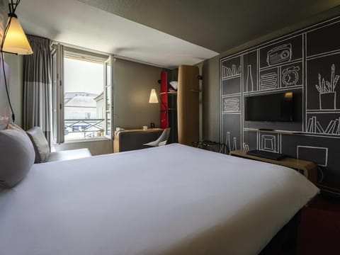 Standard Double Room, 1 Double Bed | Premium bedding, in-room safe, desk, iron/ironing board