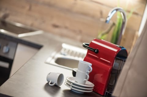 Coffee/tea maker