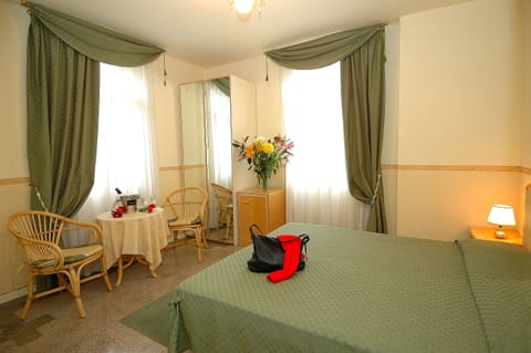 Minibar, in-room safe, free WiFi, bed sheets