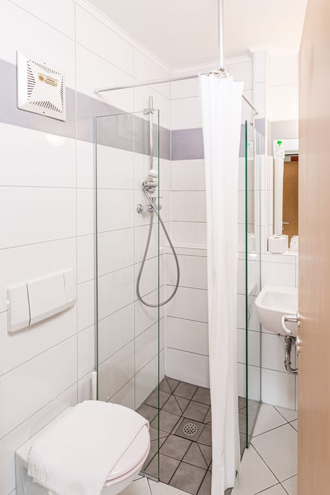 Double Room | Bathroom | Shower, hair dryer, towels