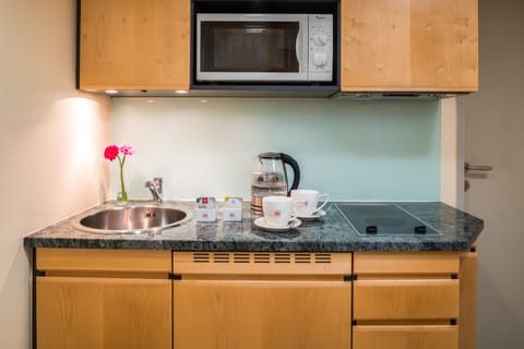 Studio | Private kitchen | Full-size fridge, microwave, stovetop, espresso maker