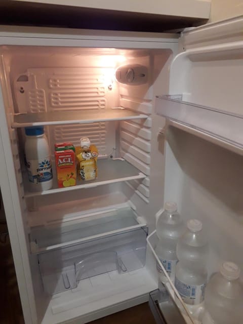 Electric kettle, highchair