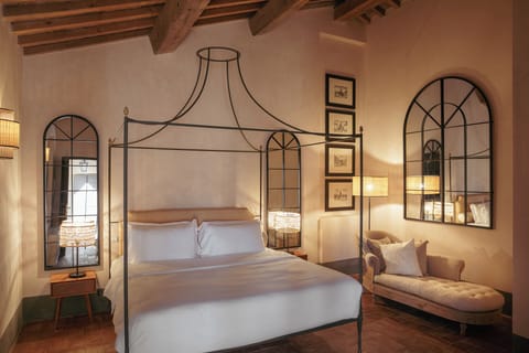 Suite | Frette Italian sheets, pillowtop beds, minibar, in-room safe