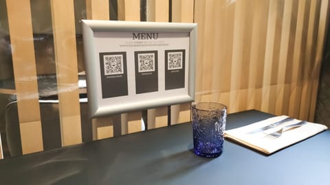 Lunch and dinner served, Italian cuisine