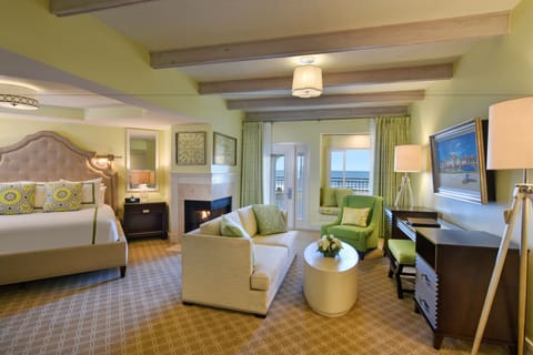 Suite, One King and One Sofa Bed, Ocean View | Premium bedding, minibar, in-room safe, desk