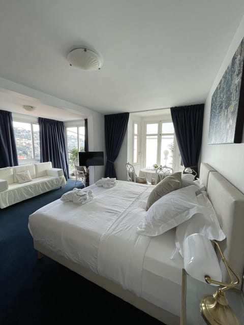 Triple Room, Terrace, Sea View (Le Golfe Bleu) | Premium bedding, pillowtop beds, in-room safe, individually decorated