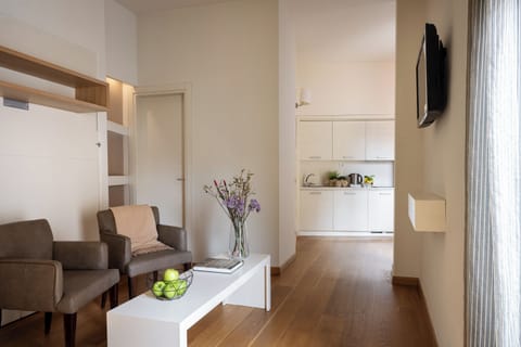 Executive Suite | Living area | LCD TV