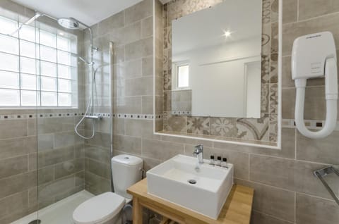 Double Room, Hill View | Bathroom | Towels