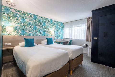 Standard Room, 2 Twin Beds | Desk, soundproofing, iron/ironing board, free cribs/infant beds