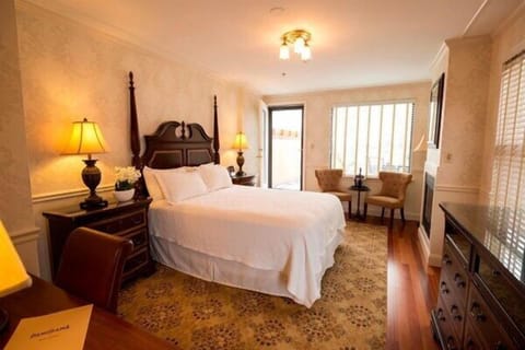 Superior Room, 1 Queen Bed | Egyptian cotton sheets, premium bedding, down comforters, pillowtop beds