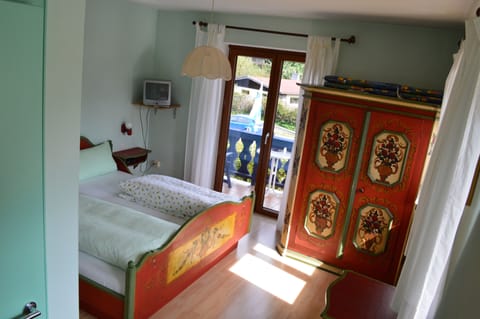 Single Room | Premium bedding, in-room safe, soundproofing, free WiFi