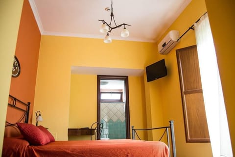 Basic Double Room, 1 Double Bed | Premium bedding, desk, soundproofing, free WiFi